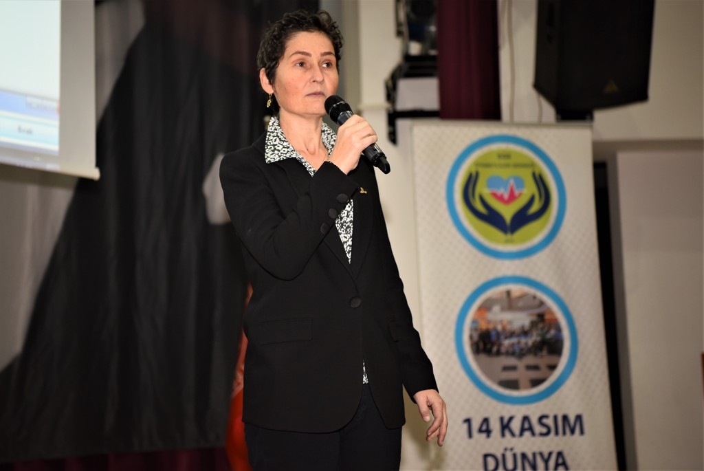 14 Kasım Dünya Diyabet Günü’nün 100’üncü yılı  nedeniyle düzenlenen “Diyabetle Yaşam” konulu seminer Altındağ Atatürk Sivil Toplum Kuruluşları Yerleşkesi’nde yapıldı.