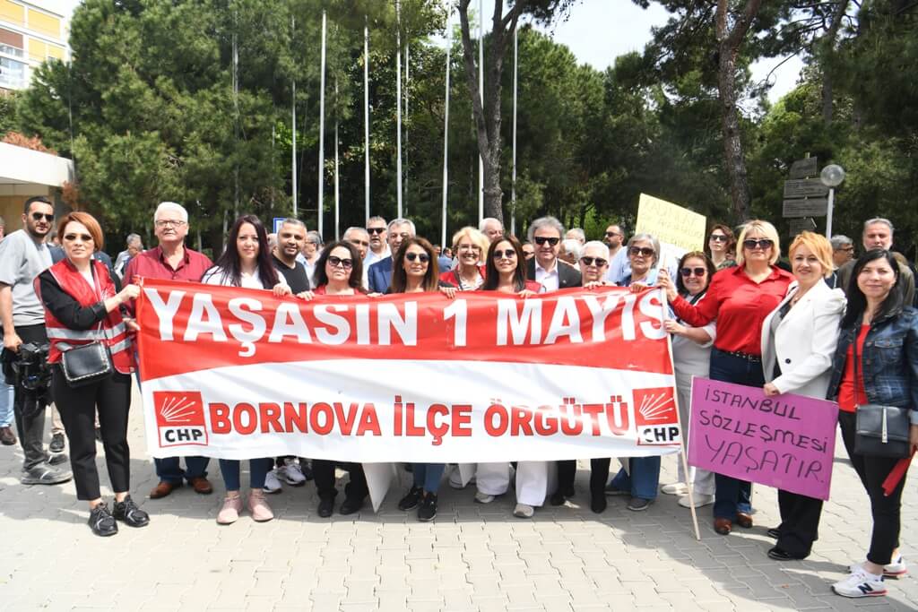 Bornova Belediye Başkanı Dr. Mustafa İduğ, 1 Mayıs Emek ve Dayanışma Günü’nde Bornovalılara birlikte hizmet ürettiği işçileri yalnız bırakmadı.