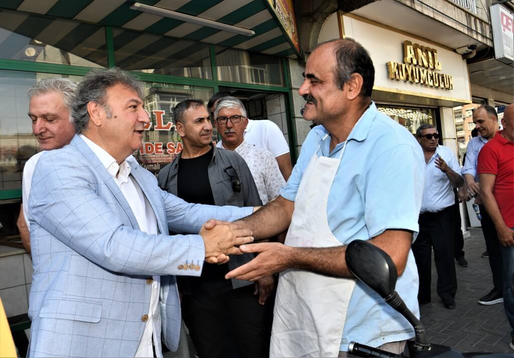 Bornova Belediye Başkanı Dr. Mustafa İduğ, Altındağ’da esnafları ziyaret etti