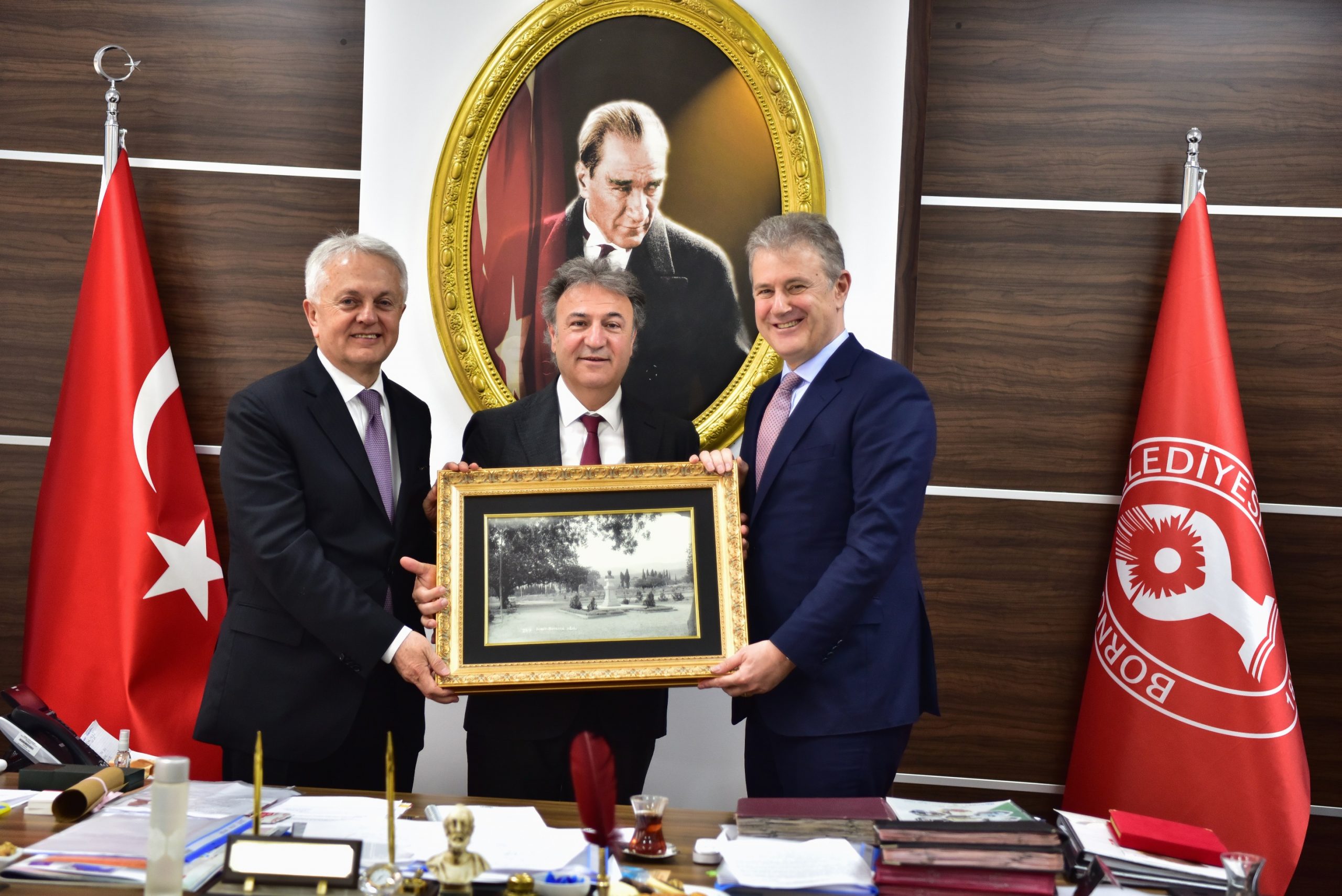 İZTO Başkanı Mahmut Özgener’den Dr. Mustafa İduğ’a tebrik ziyareti