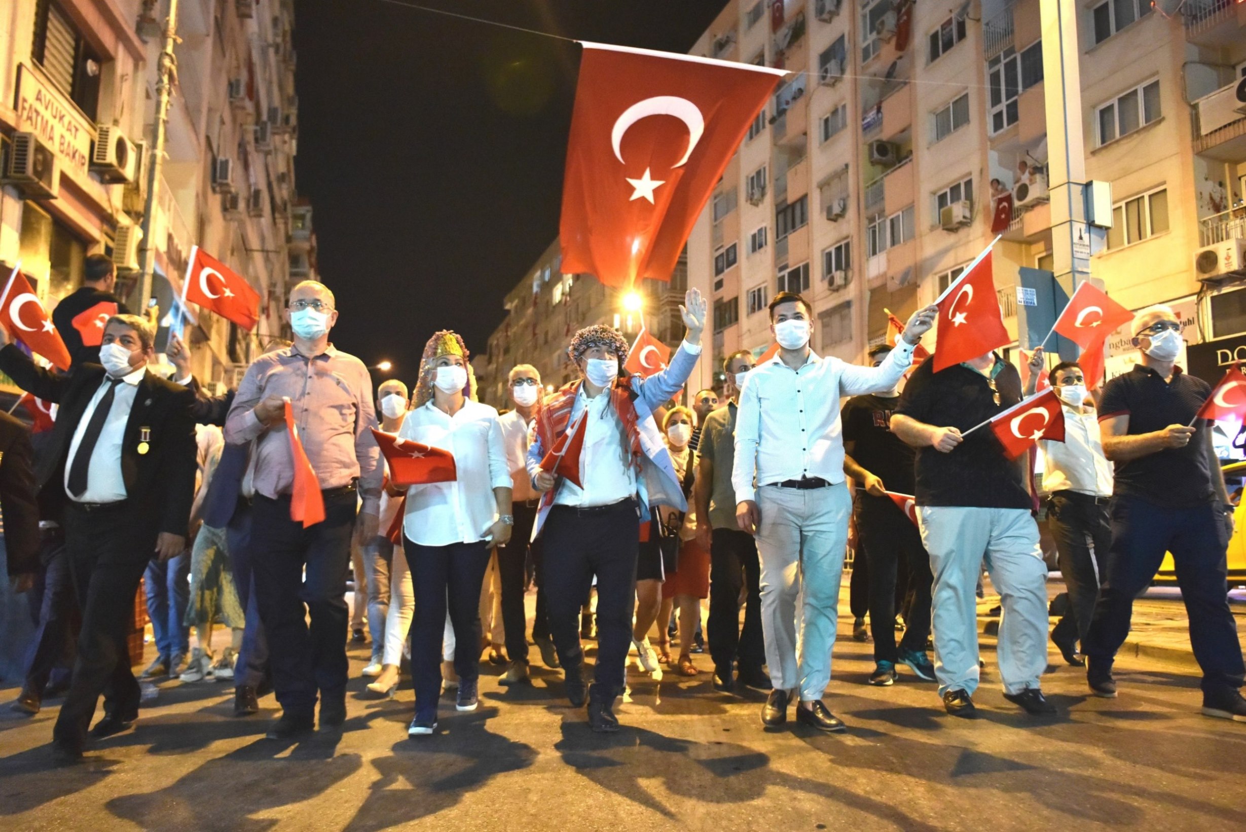 Başkan Mustafa İduğ, tüm vatandaşları 9 Eylül  coşkusunu balkonlarından yaşamaya davet etti.