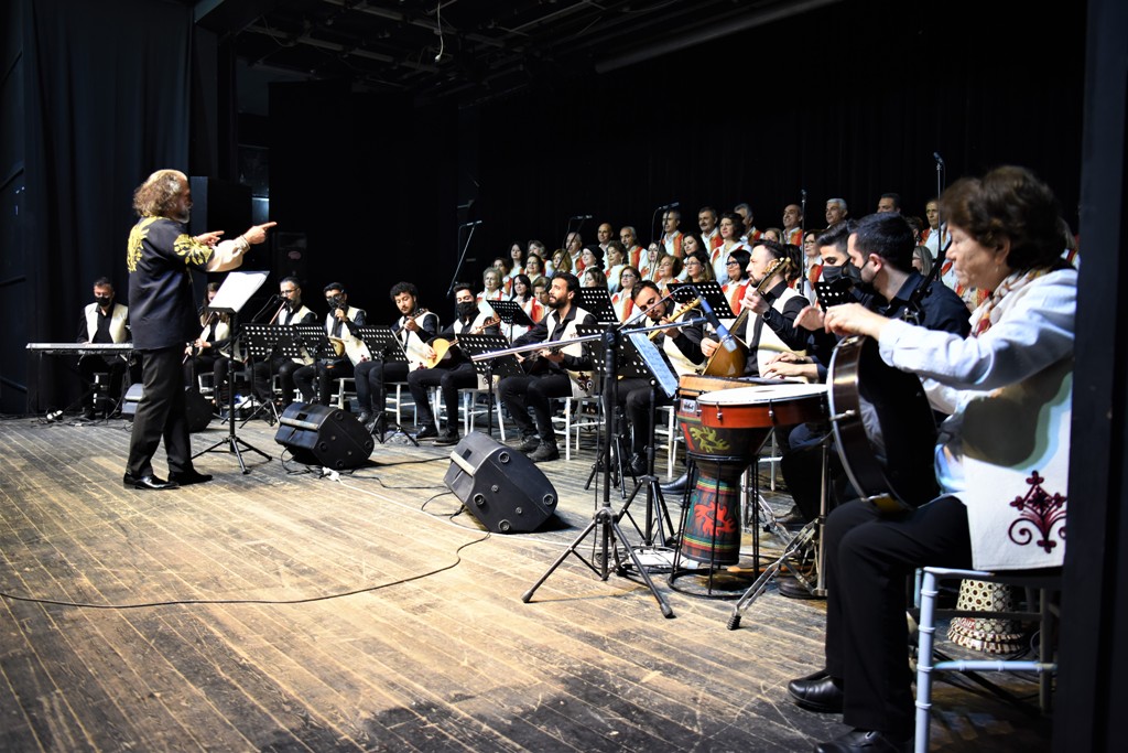 Bornova Belediyesi Türk Halk Müziği Korosu, 2022 yılın ilk konserini verdi